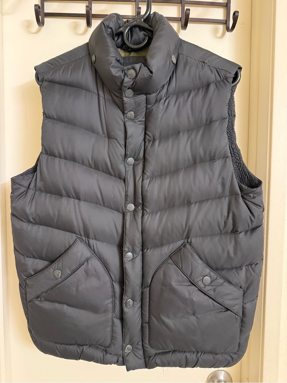Gap men’s puffer vest